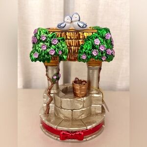 NEW Bath & Body Works Disney Snow White Wishing Well 3-Wick Candle Holder